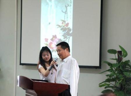 无声织梦:沪上首个高校编织吧为残疾大学生圆梦