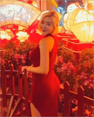 韩国美女DJ SODA社交网站发近照秀身材
