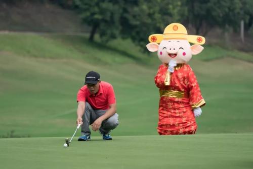 A Fun Start at the Foshan Golf Club