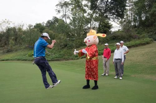 A Fun Start at the Foshan Golf Club
