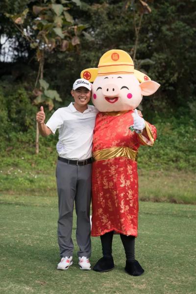 A Fun Start at the Foshan Golf Club