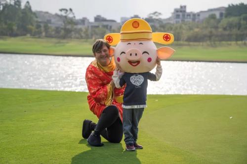 A Fun Start at the Foshan Golf Club