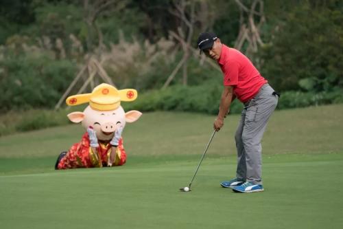 A Fun Start at the Foshan Golf Club